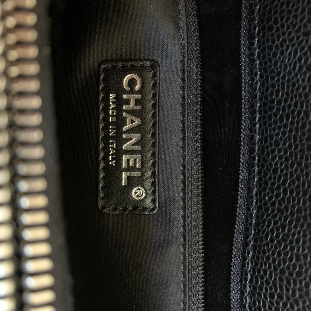 **SOLD** Chanel Black Caviar GST Tote Authentic - Picture 6 of 10
